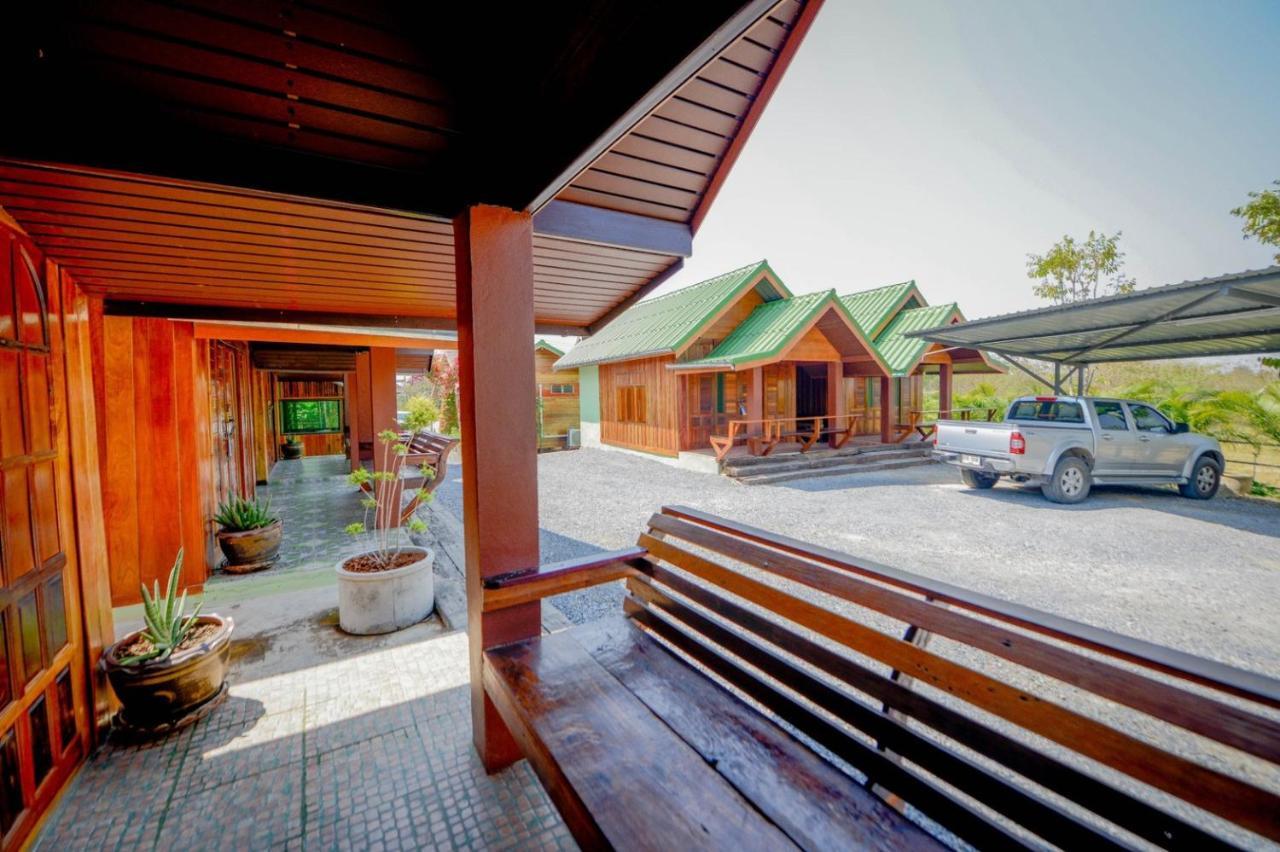 Mrk Resort & Massage Лопбури Экстерьер фото
