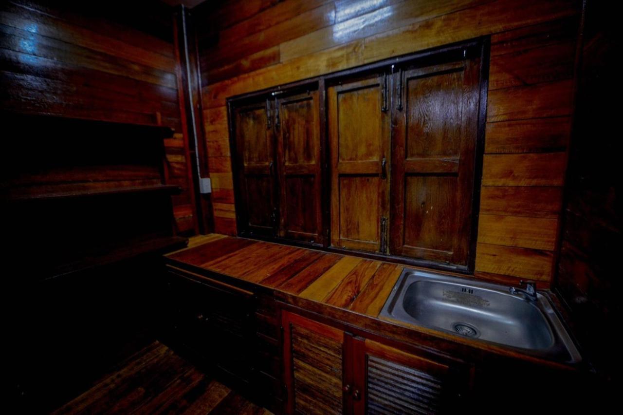 Mrk Resort & Massage Лопбури Экстерьер фото