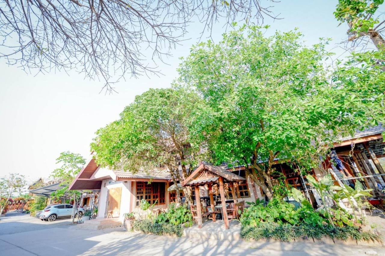 Mrk Resort & Massage Лопбури Экстерьер фото