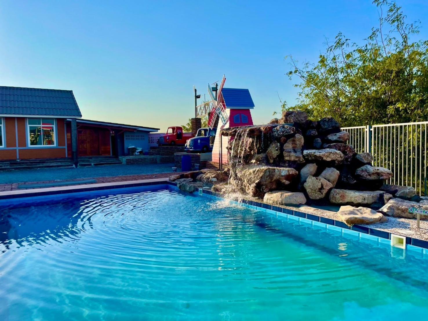 Mrk Resort & Massage Лопбури Экстерьер фото